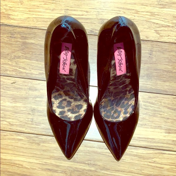 Betsey Johnson Black Patent Pumps - Picture 3 of 4
